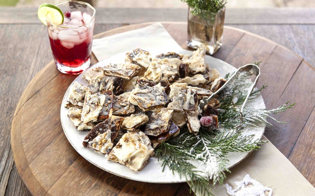 WHITE CHOCOLATE CHRISTMAS CRACK