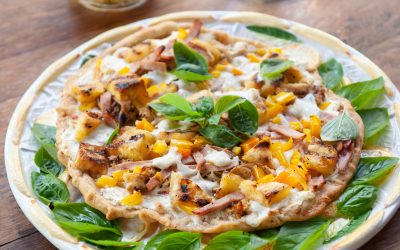 GRILLED CHICKEN AND PINEAPPLE PIZZA